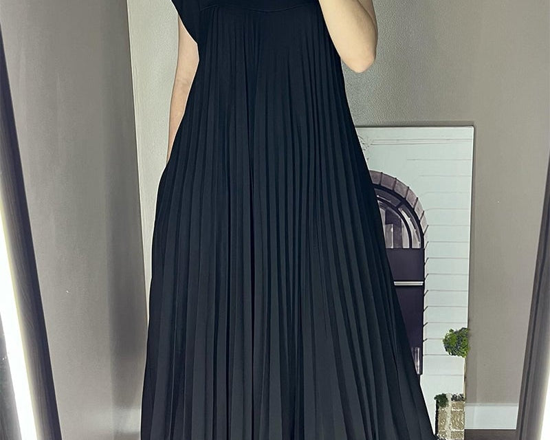 Sophia | Elegantne lõigatud plisseeritud maxi kleit