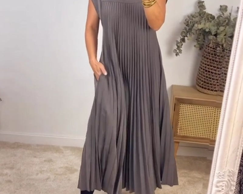 Sophia | Elegantne lõigatud plisseeritud maxi kleit