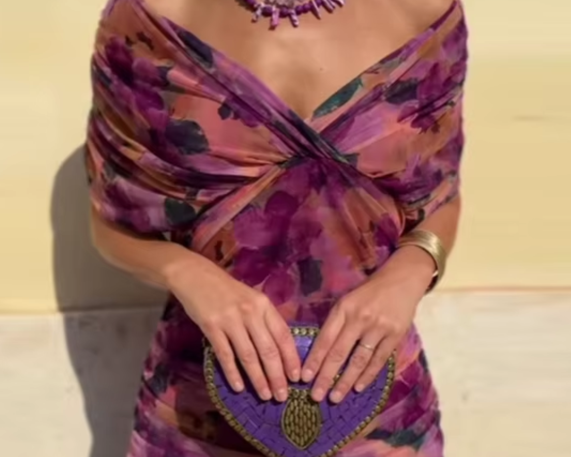 Louise | Elegantne Maxi Pidu Kleidiga V-kaelusega