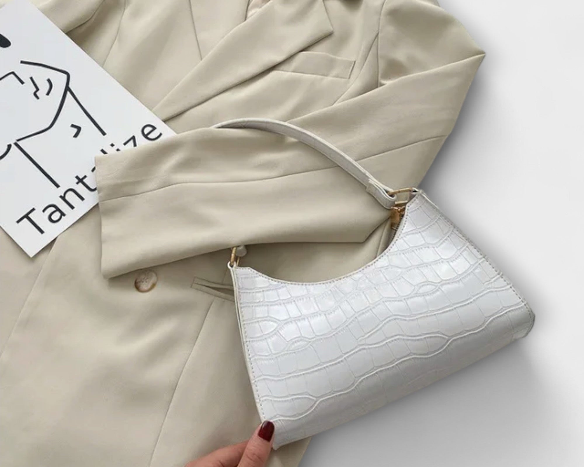 Bernarda | Elegantne Nahast Kott Sädelusega